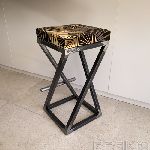Tabouret de bar jeune